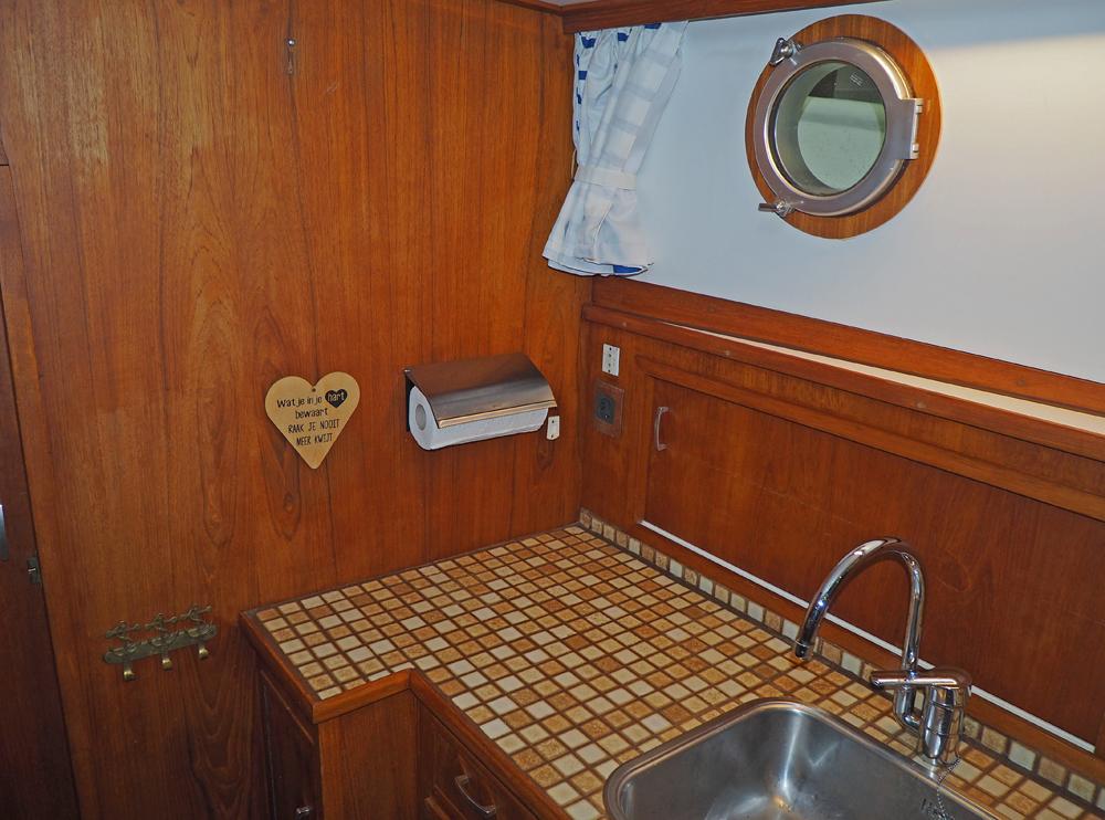 Fore ship, Accommodation